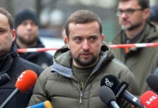 Savaştaki Ukrayna’da hükümette rüşvet ve yolsuzluk istifaları