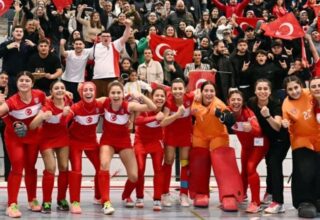 Türk hokeyinde Ümit Ulusal Bayan Grubu’nun Avrupa üçüncülüğü gururu