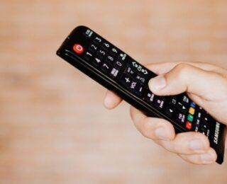 TV yayın akışı 12 Mayıs Cuma! Hangi kanalda ne var, günün sinemaları ve dizileri neler?